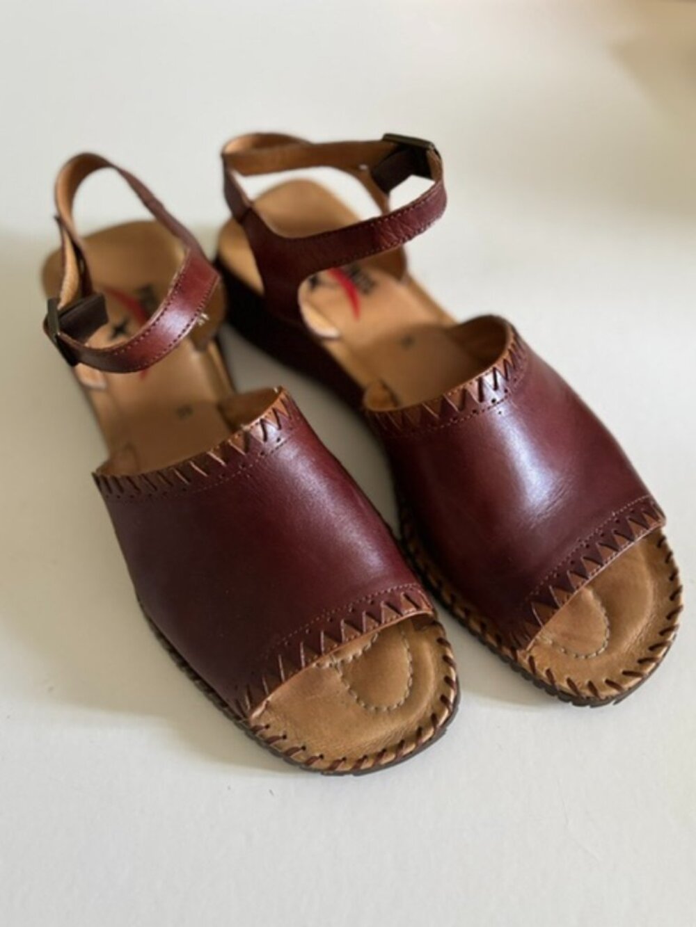 Women’s tan leather sandals, sz 39 made in Spain NIB NWT